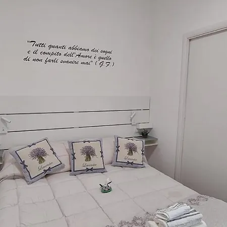 A Casa Di Leo לינה וארוחת בוקר