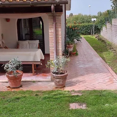 לינה וארוחת בוקר A Casa Di Leo טרקיניה